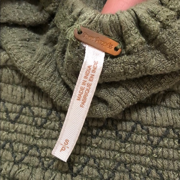 Free people off the shoulder top - Picture 3 of 3